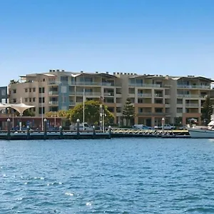 https://riverside-holiday-apartments.hotelsbyronbayaustralia.com